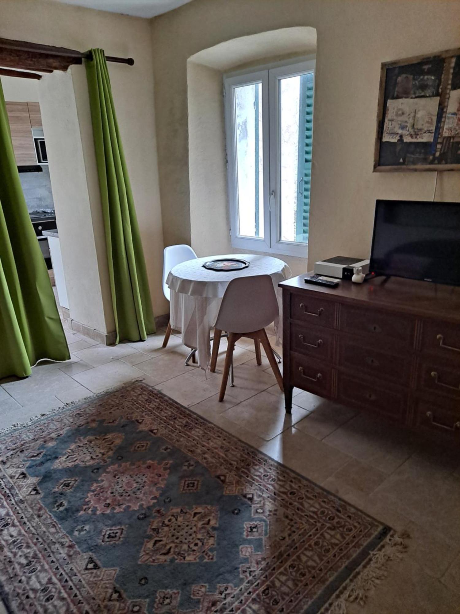 Apartment Pour Couple Luri